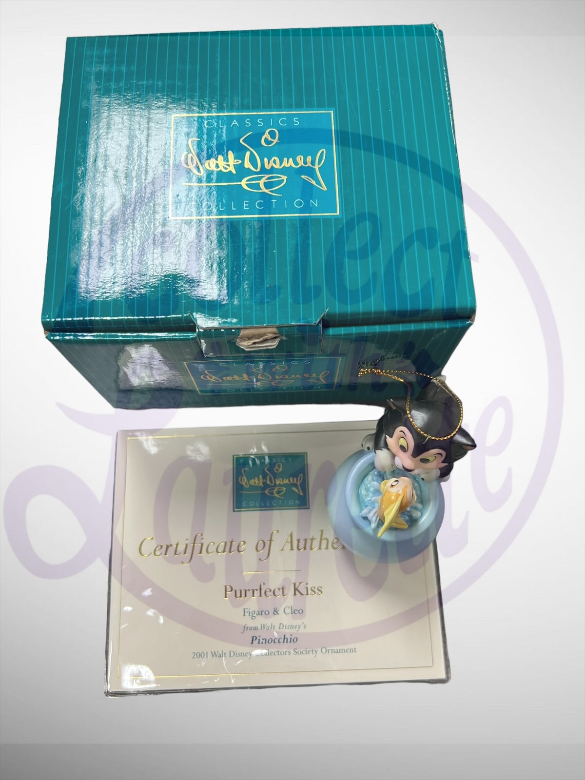 Walt Disney Classics Collection - WDCC Purrfect Kiss Figaro Cleo Pinocchio Ornament Figurine