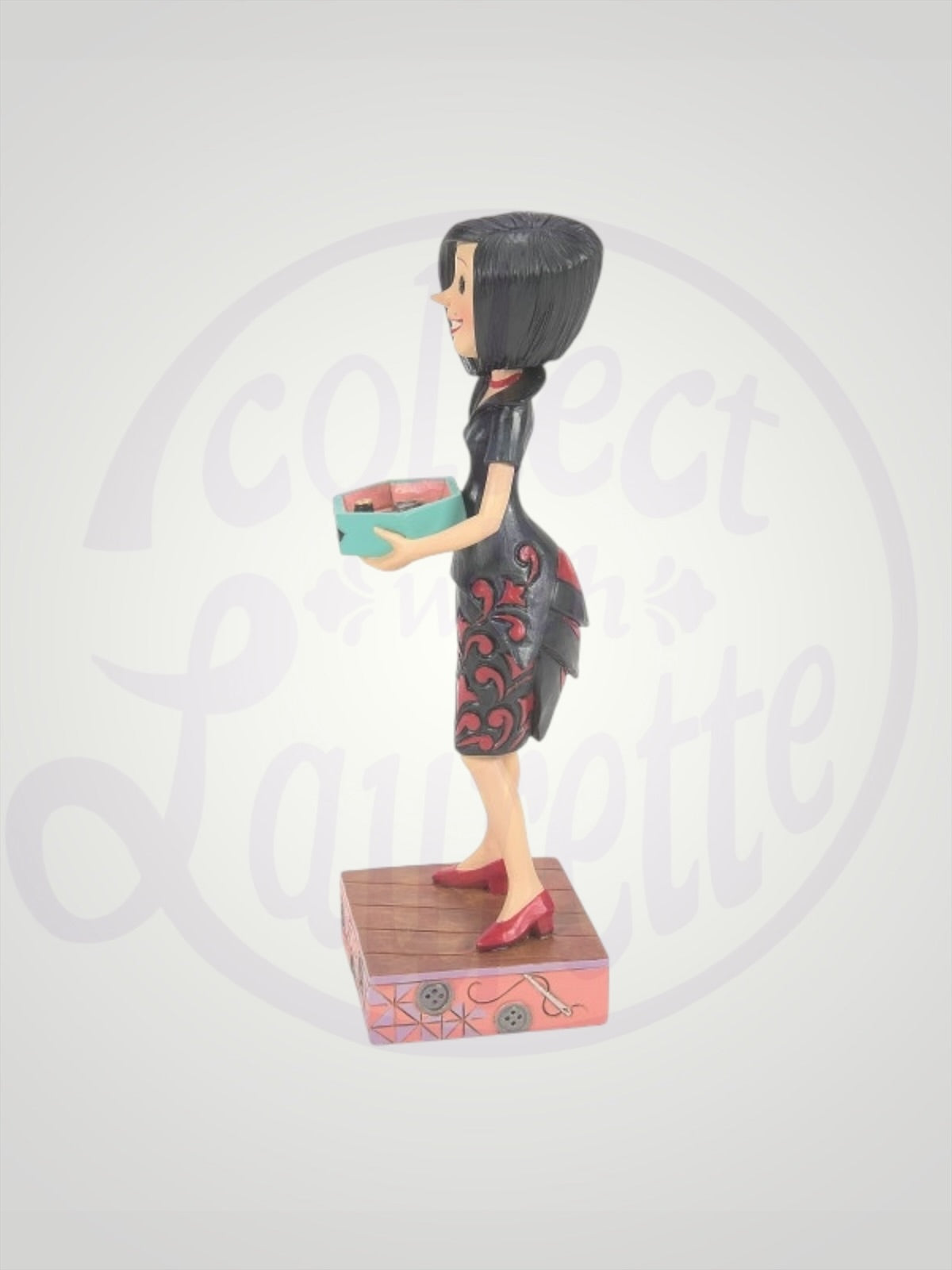 Jim Shore Coraline - A Haunting Gift Other Mother Offering Button Eye Coraline Figurine