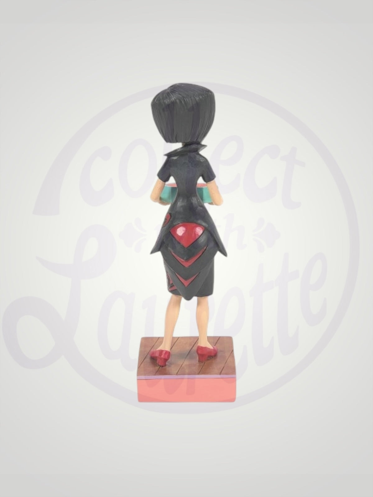 Jim Shore Coraline - A Haunting Gift Other Mother Offering Button Eye Coraline Figurine