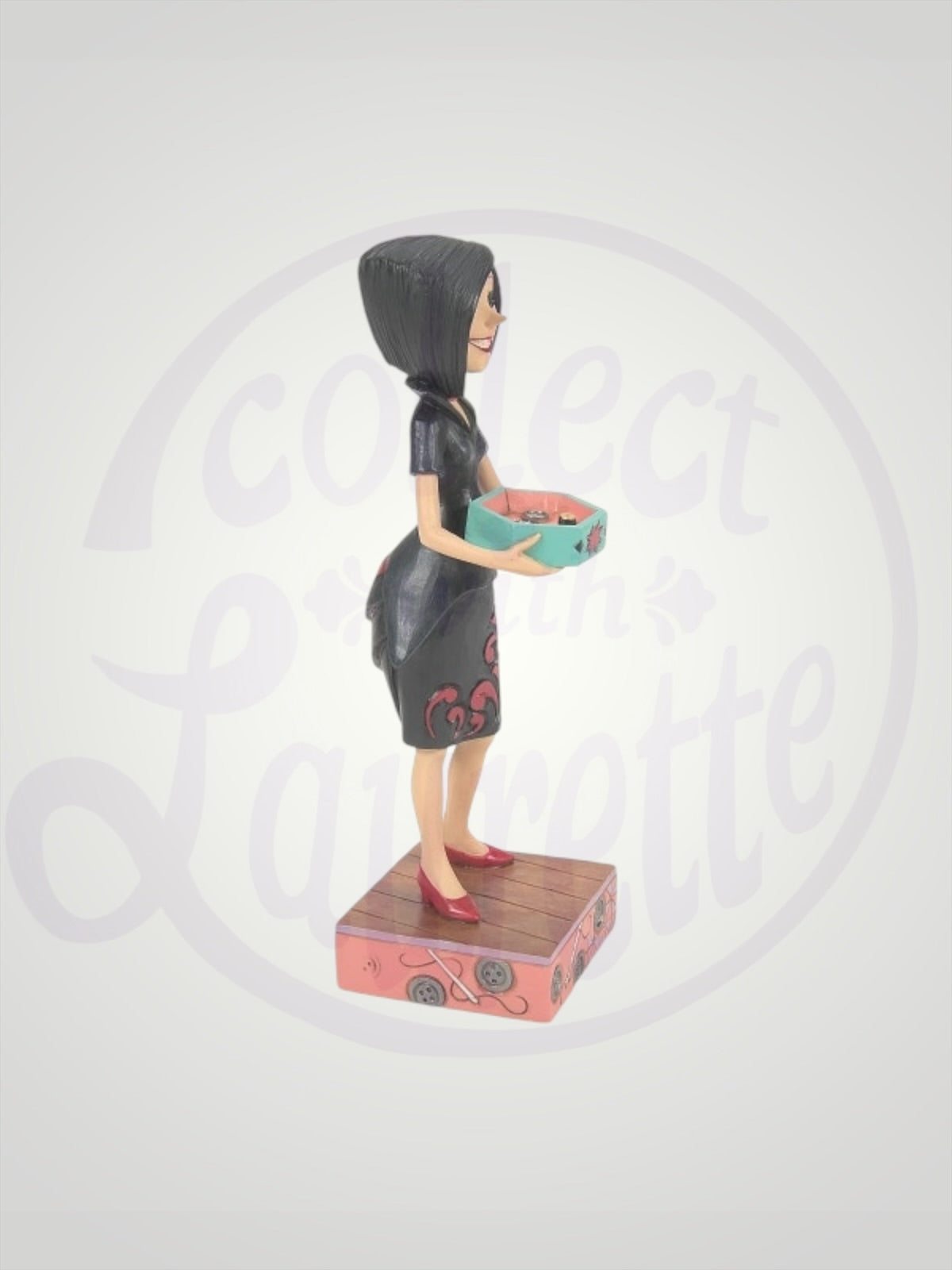 Jim Shore Coraline - A Haunting Gift Other Mother Offering Button Eye Coraline Figurine