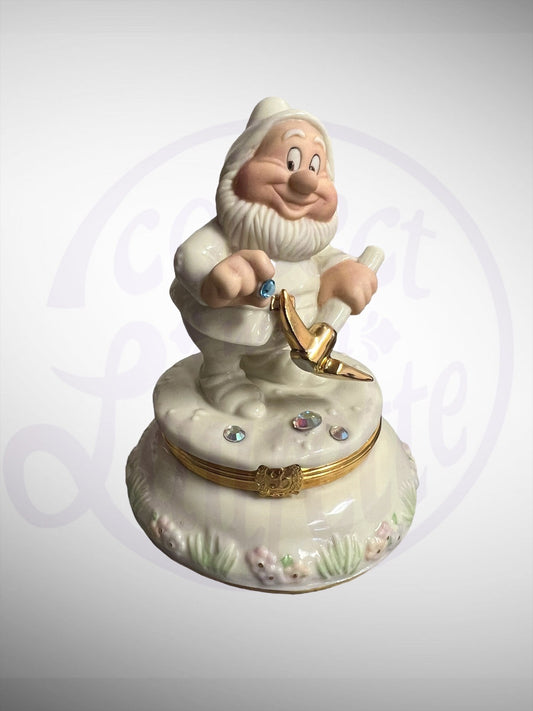 Lenox Disney Treasure Box - Snow White and the Seven Dwarfs Happy Figurine