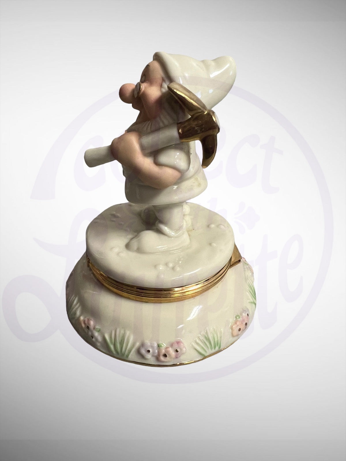 Lenox Disney Treasure Box - Snow White and the Seven Dwarfs Doc Figurine