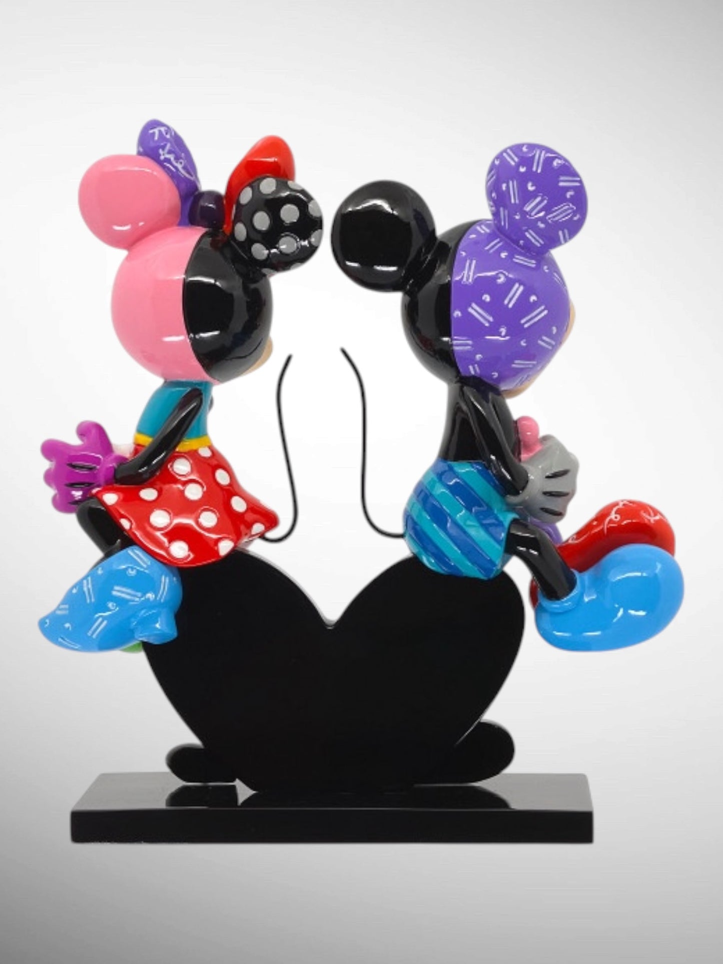 Disney by Britto Collection -Mickey and Minnie Heart LE Figurine - PREORDER