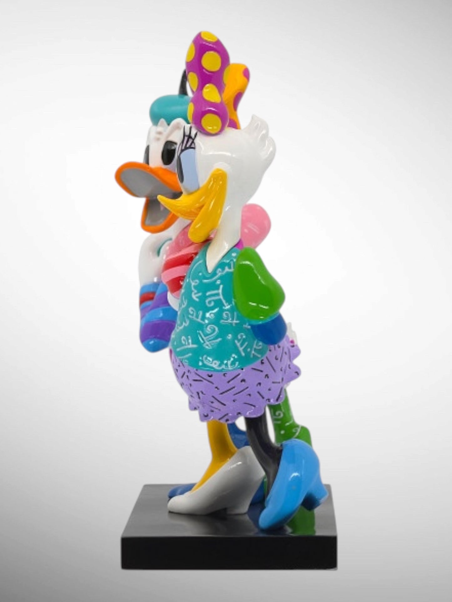 Disney by Britto Collection -Daisy and Donald In Love Figurine - PREORDER