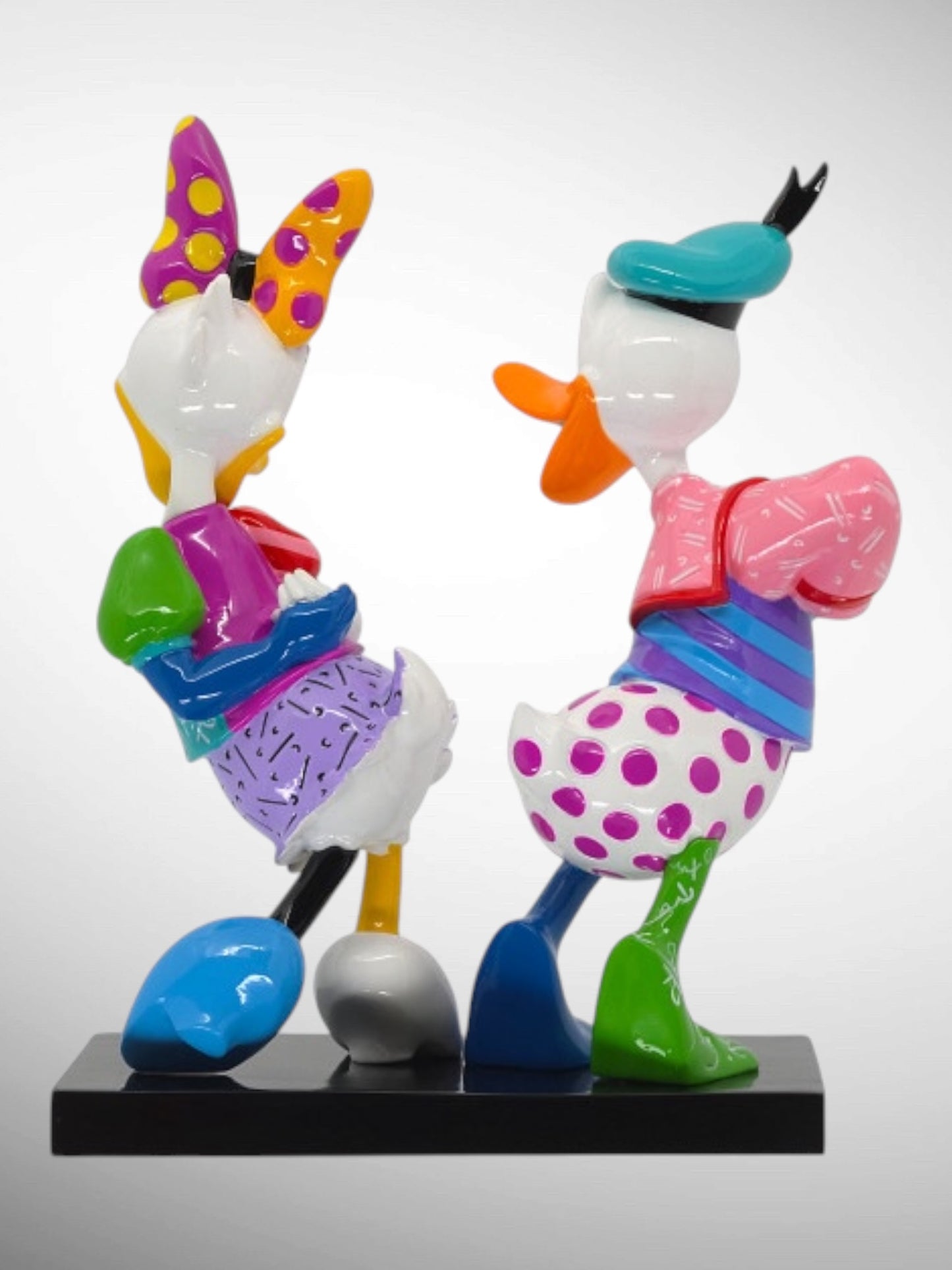 Disney by Britto Collection -Daisy and Donald In Love Figurine - PREORDER