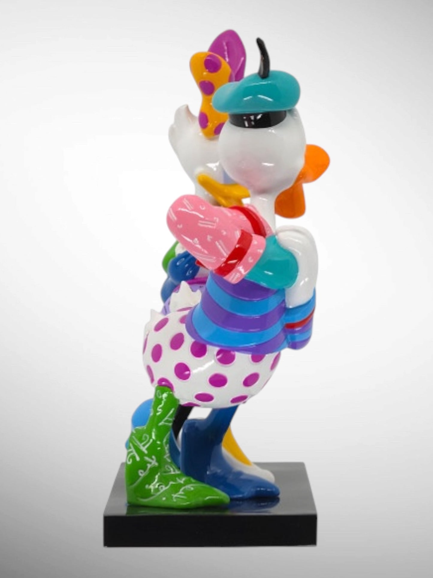 Disney by Britto Collection -Daisy and Donald In Love Figurine - PREORDER