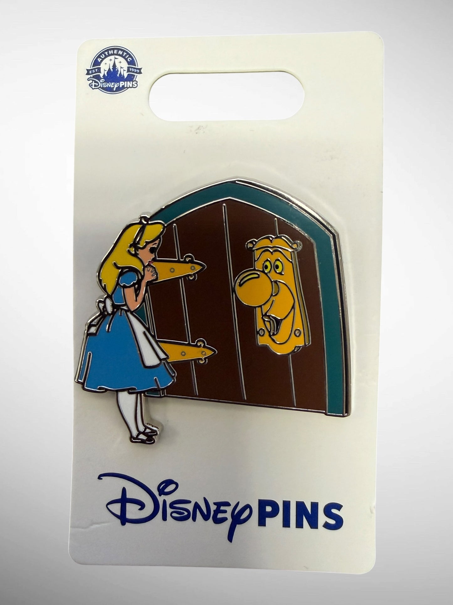 Disney Parks Pin Trading Collection - Alice and The Doorknob Pin