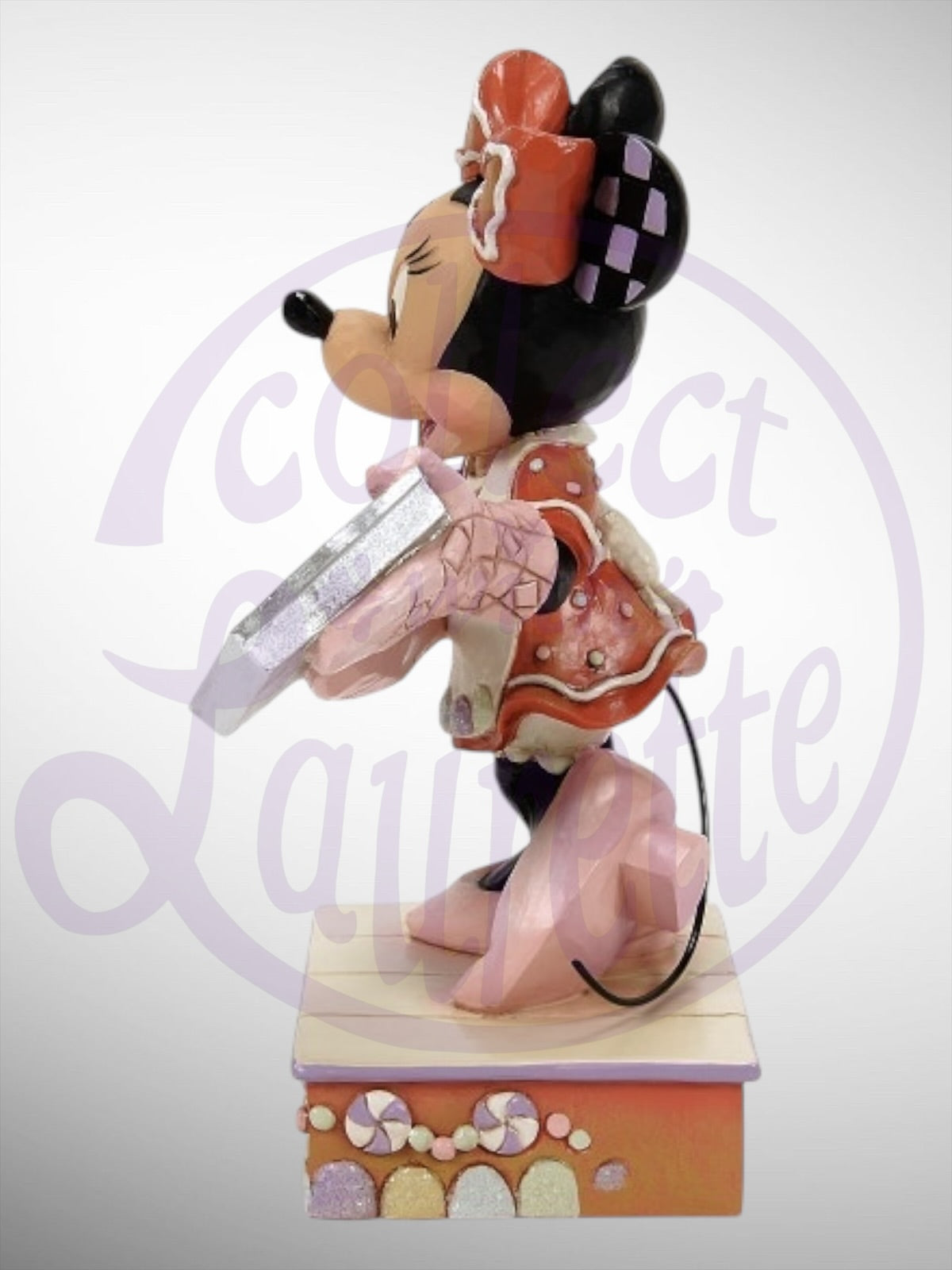 Jim Shore Disney Traditions -  Baking Bliss Minnie Gingerbread Baker Figurine - PREORDER