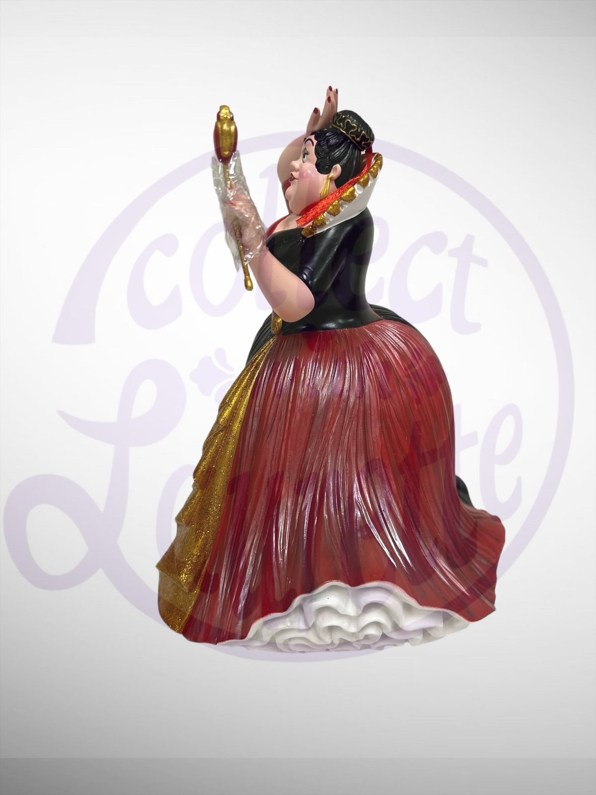 Disney Showcase Collection - Queen of Hearts Couture de Force Figurine