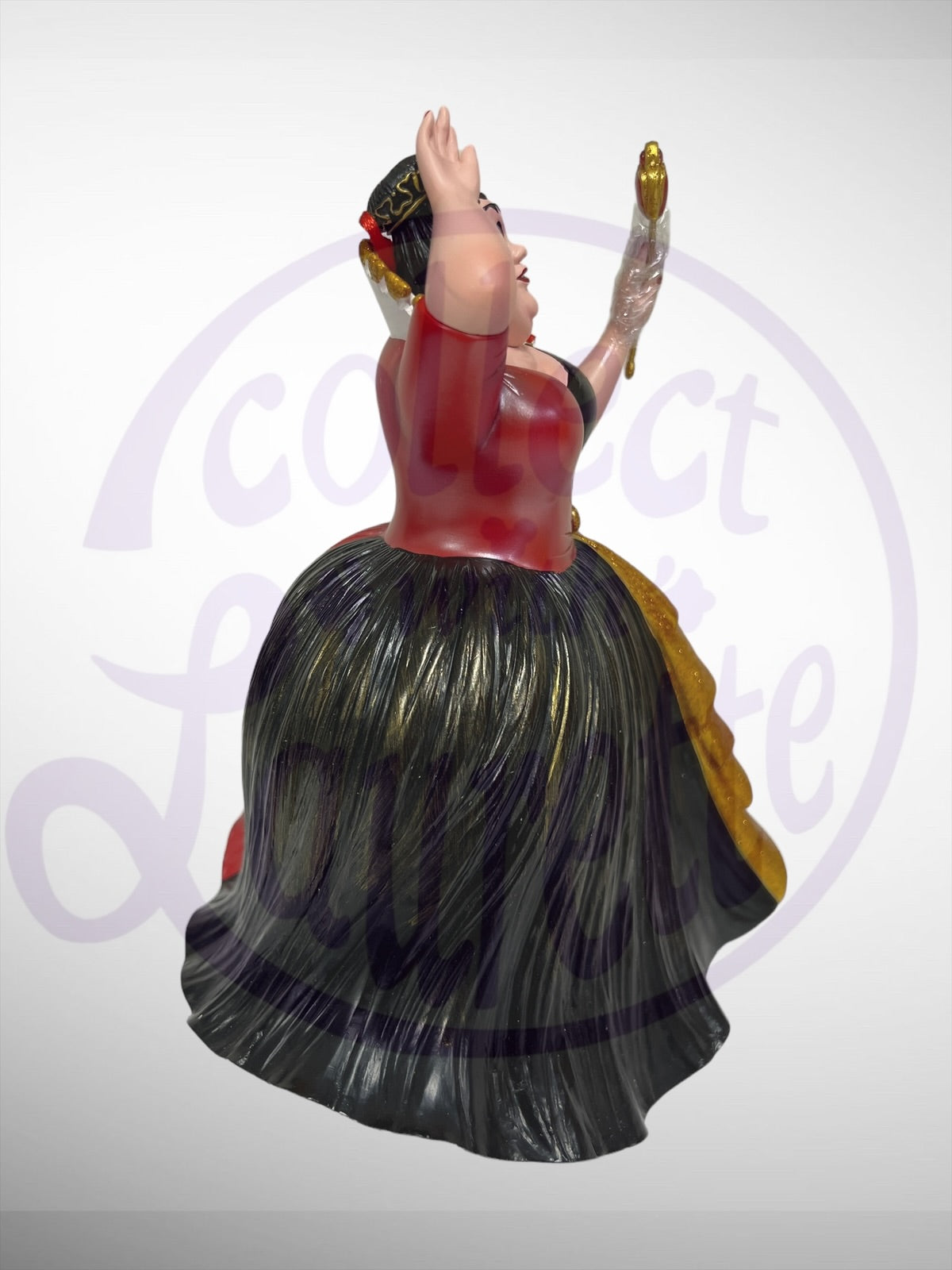 Disney Showcase Collection - Queen of Hearts Couture de Force Figurine