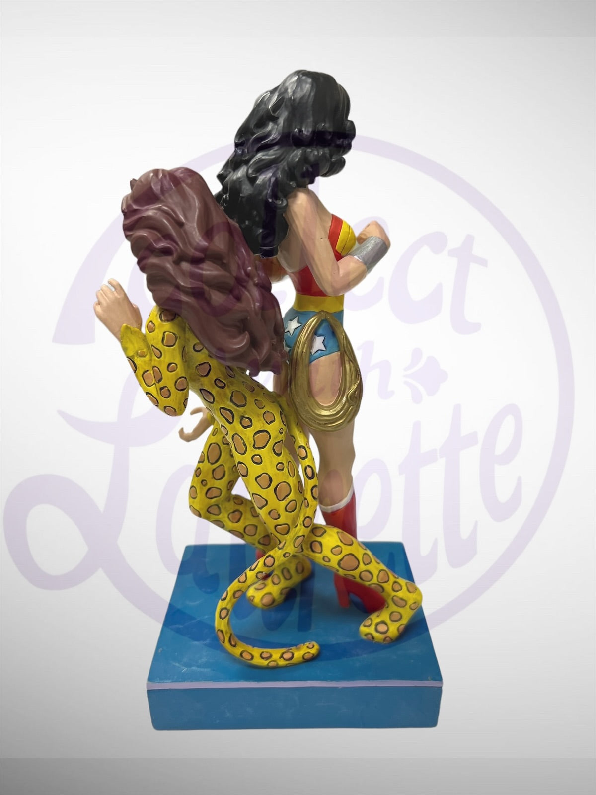 Jim Shore DC Comics - Wonder Woman vs. Cheetah Figurine